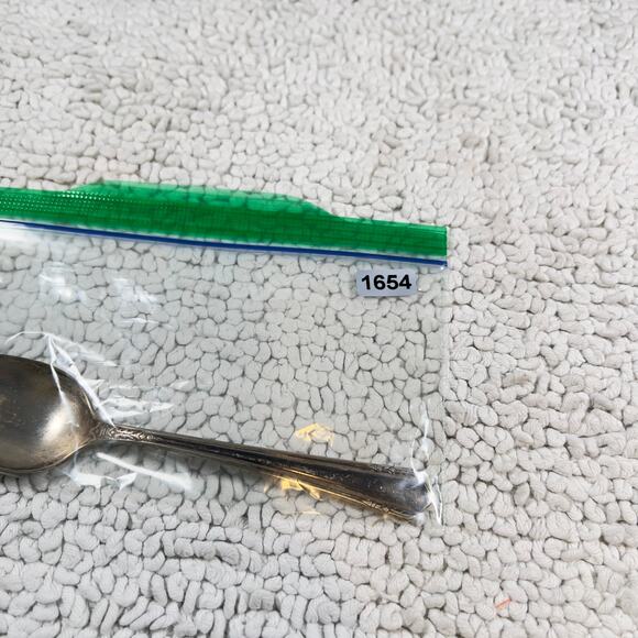 Wm A Rogers Mfg Co A1 Plus Oneida Ltd (one)1 Teaspoon Unpolished AS IS in Photos - Picture 10 of 10